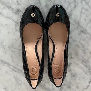 Brand New Tory Burch Kent Black Quilted Patent Leather Wedges Size 8M